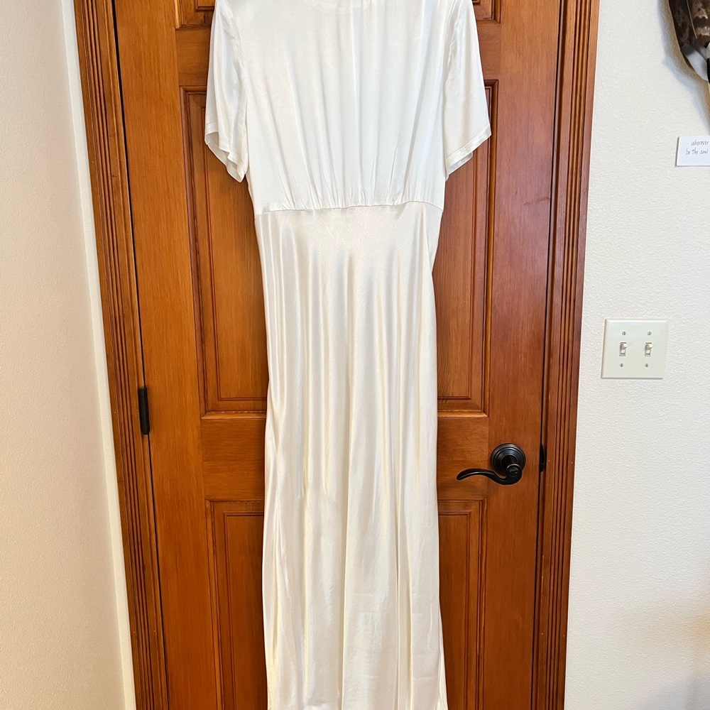 DISSH Annabelle (US 8) Elegant Cream Dress - Picture 11 of 14